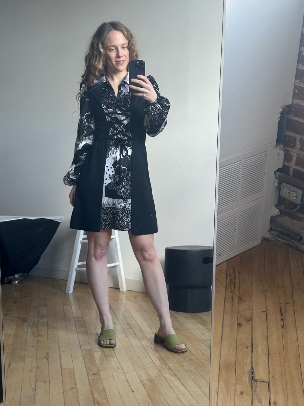 Vintage Black & White Patterned Long-Sleeve Dress with lace-up Waist